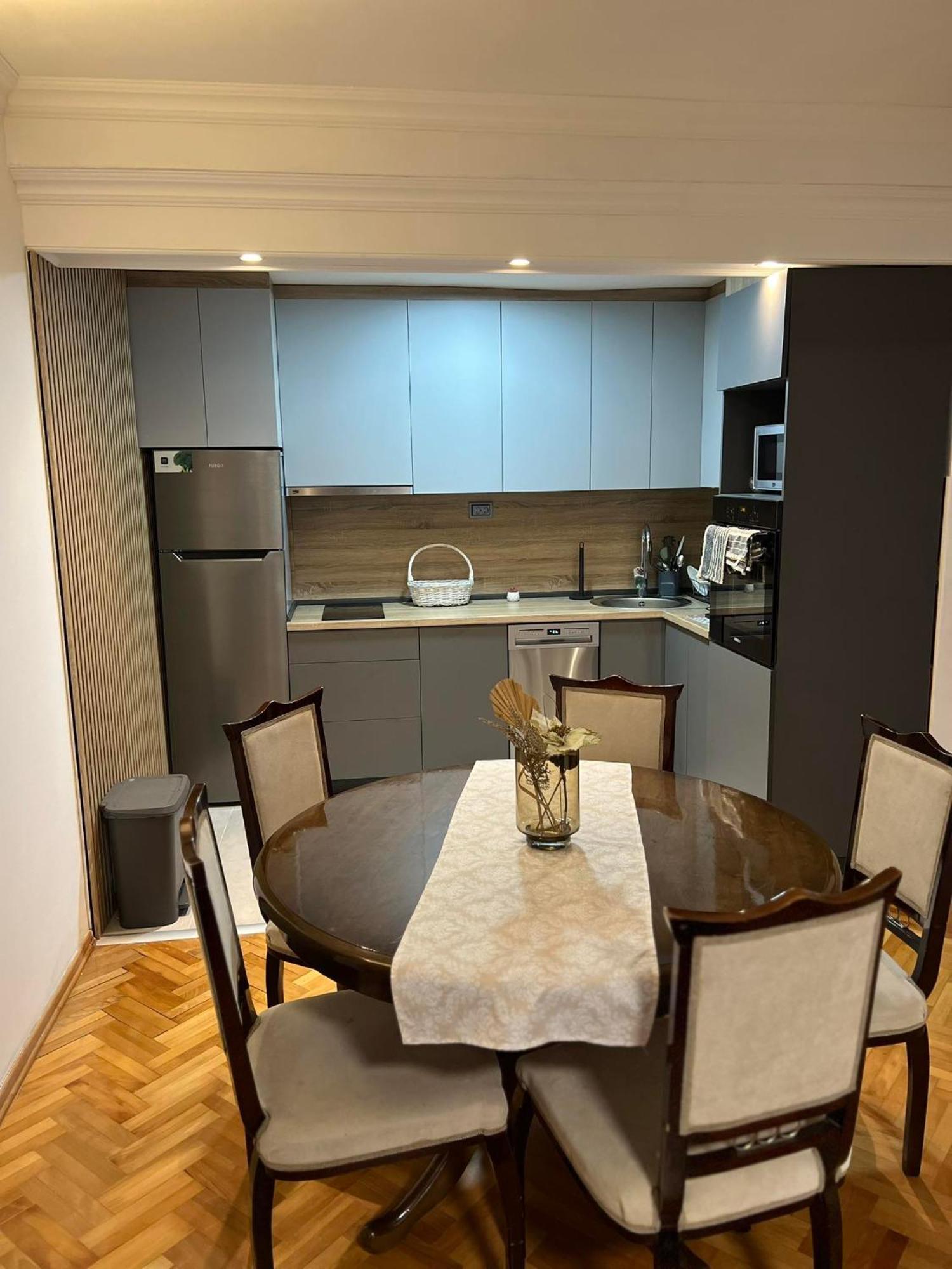 Modern Comfort Apartment, Near Center Apartment